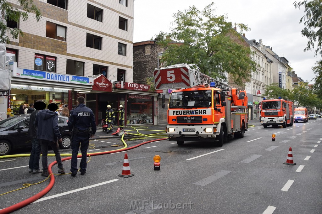 Feuer 2 Koeln Nippes Neusserstr P216.JPG - Miklos Laubert